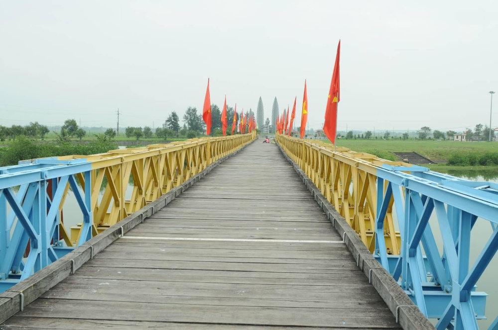 Walking along the riverbank offers a solemn reflection on Vietnam’s path to reunification